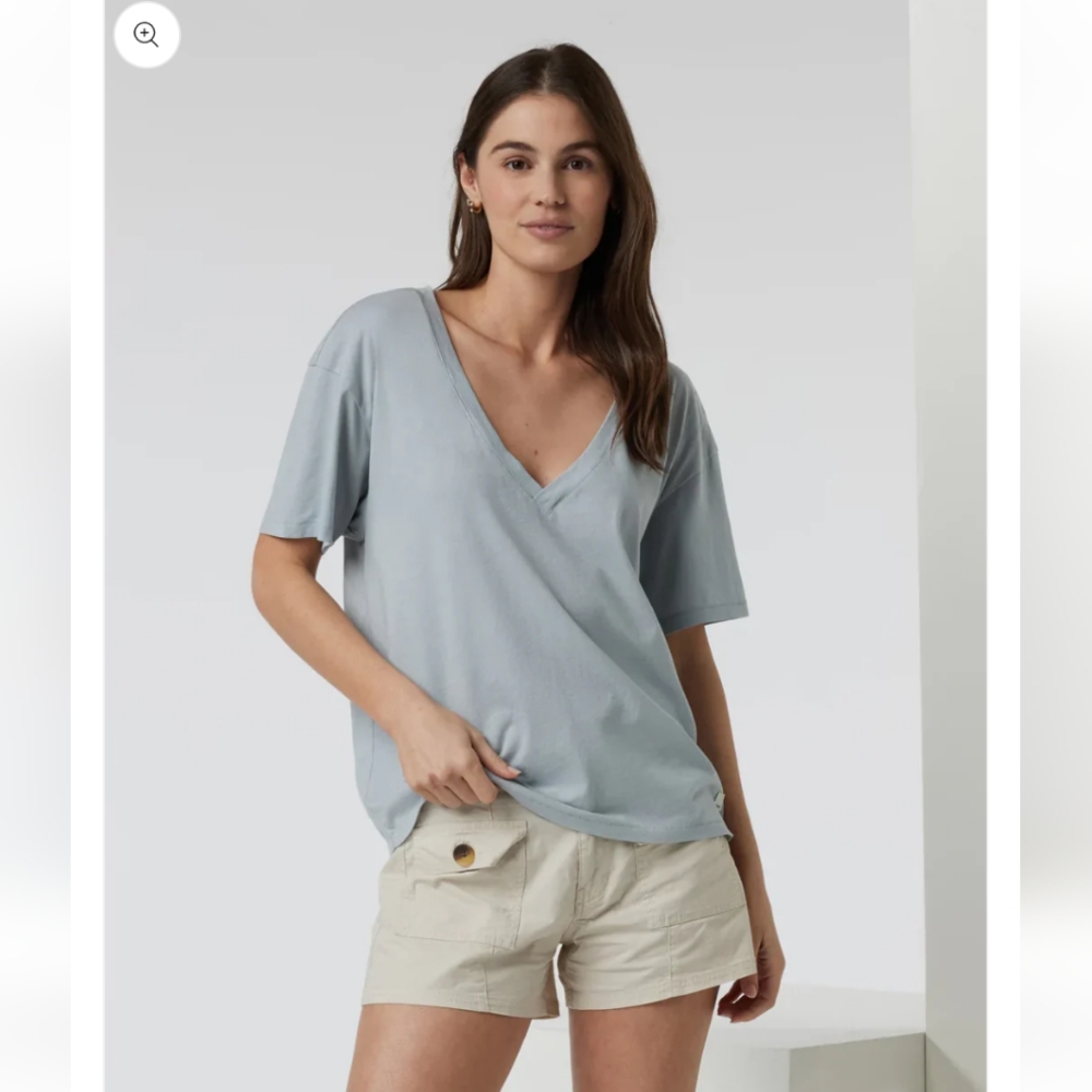 NWOT! Vuori(L), Women's Sutton V-Neck T-Shirt- Chalk Blue